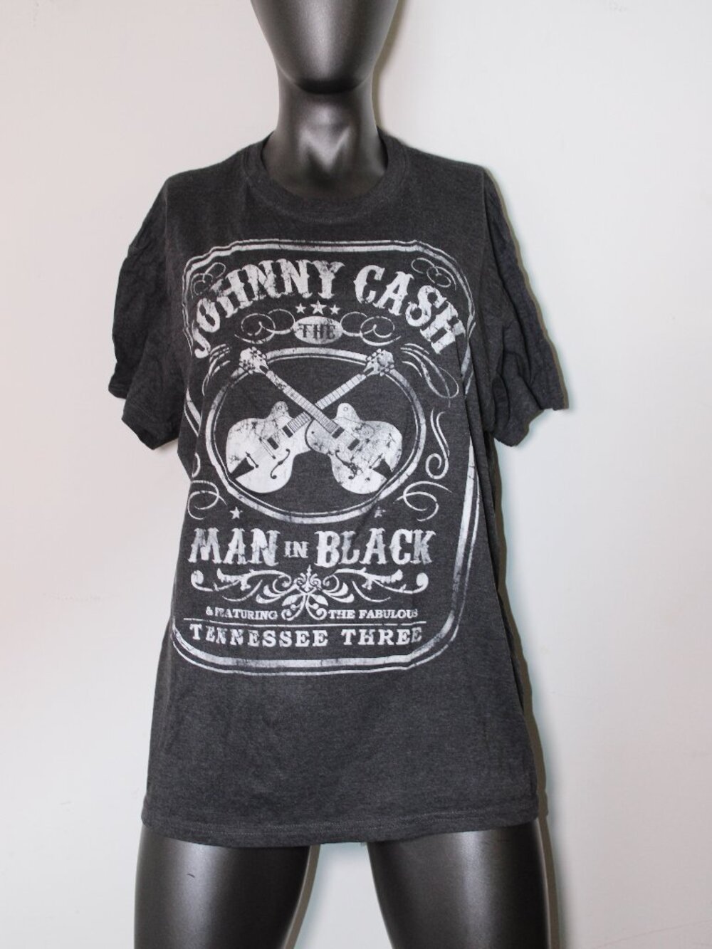 Johnny Cash "Man in Black" graphic t-shirt